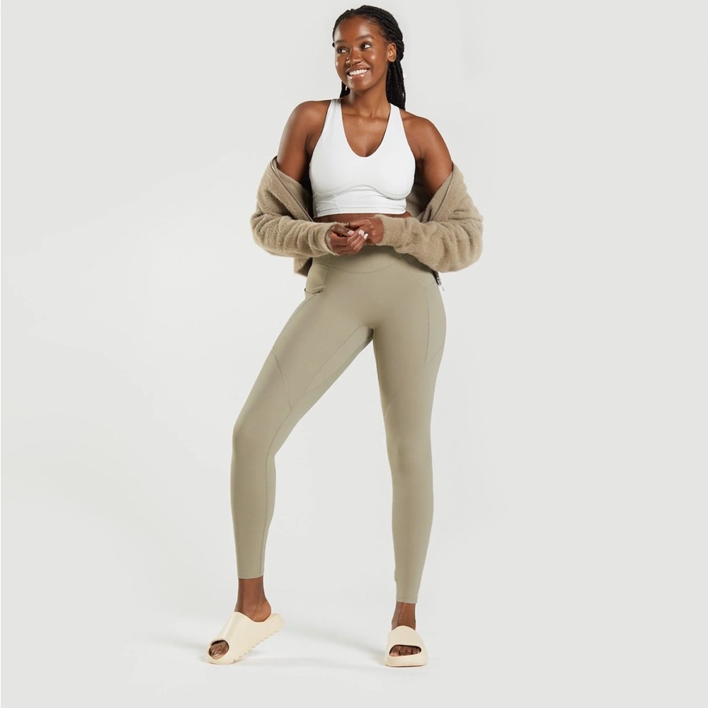 Gym shark Whitney Simmons leggings